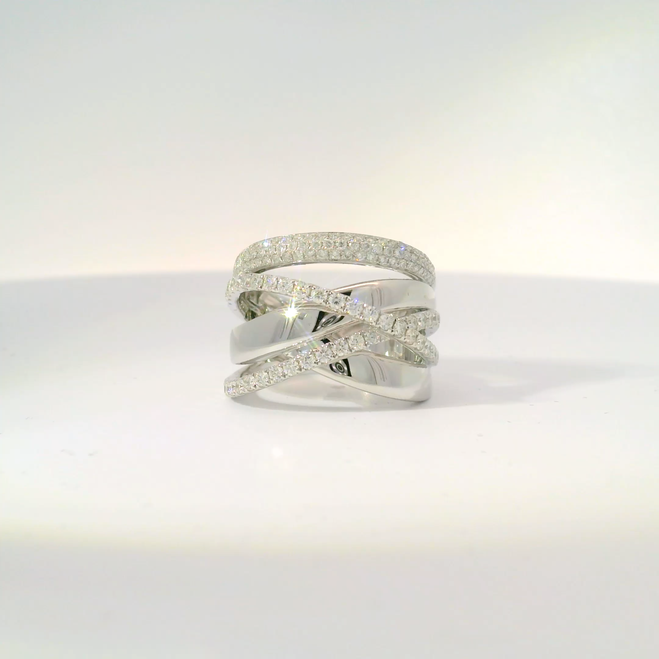 Exquisite 18K White Gold Rivière Ring – 0.88 Carat Diamond Ring