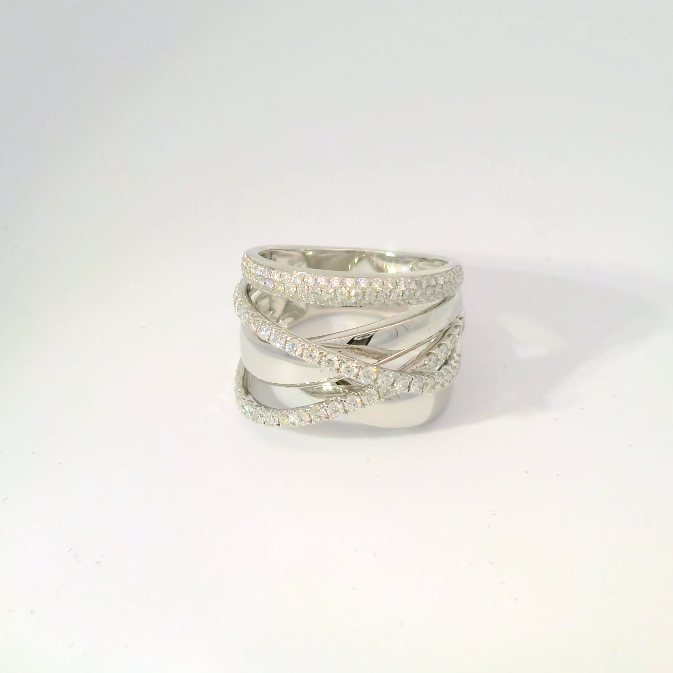 18K White Gold Diamond Rivière Ring – 0.88 Carats, Timeless Elegance