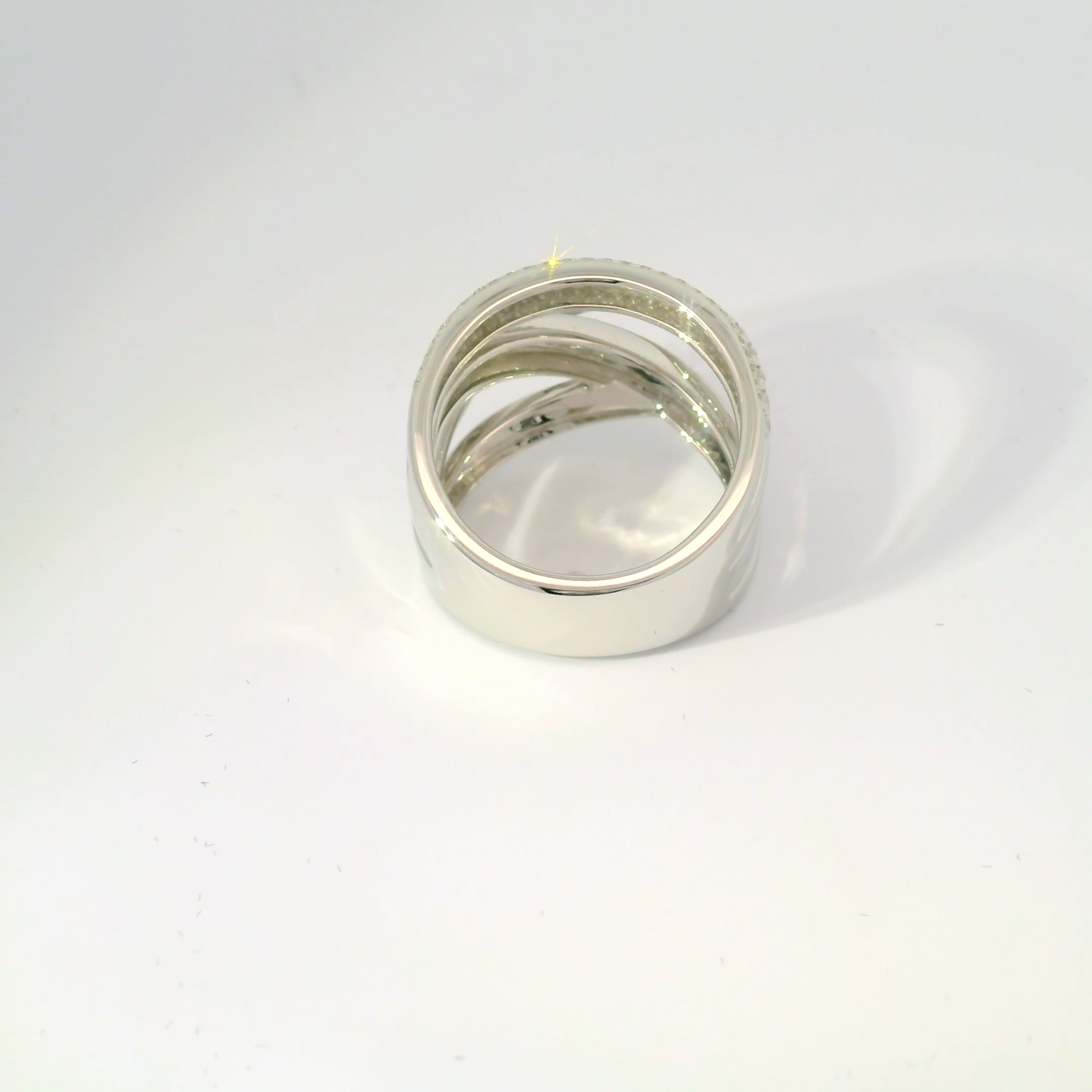 KARP 18K White Gold Rivière Ring with 126 Diamonds – Perfect for Luxury